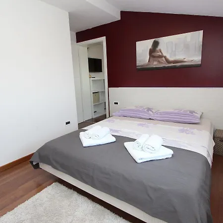 Beeindruckendes Nur 10 Gehminuten Zum Von Mit Grill Apartment