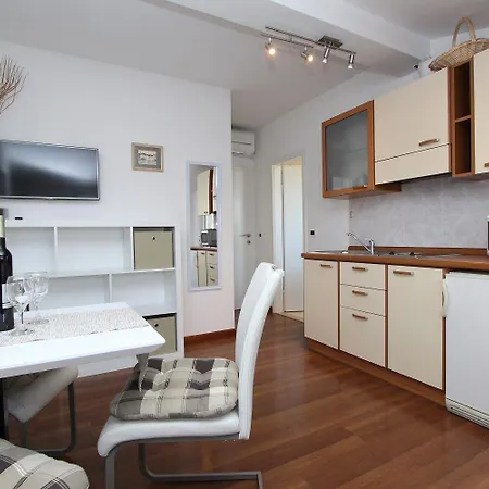 Beeindruckendes Nur 10 Gehminuten Zum Von Mit Grill * Rovinj