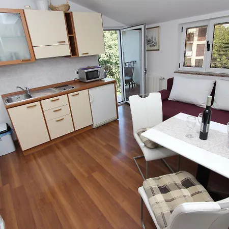 Apartment Beeindruckendes Nur 10 Gehminuten Zum Von Mit Grill Rovinj